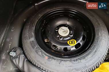 Хэтчбек Ford Fusion 2011 в 