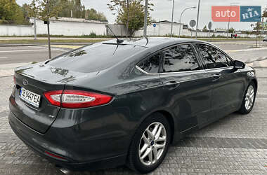 Седан Ford Fusion 2014 в 