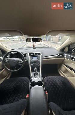 Седан Ford Fusion 2014 в 