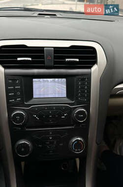 Седан Ford Fusion 2014 в 