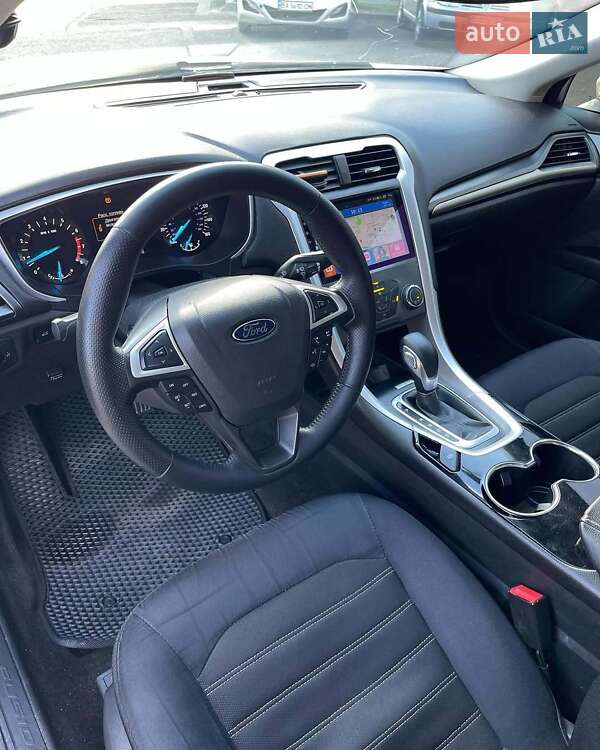 Седан Ford Fusion 2015 в Львове