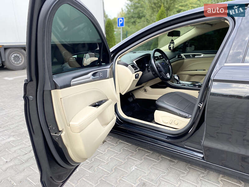 Седан Ford Fusion 2013 в Кременчуці