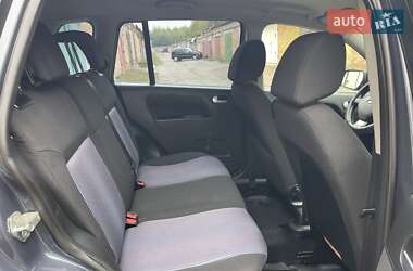 Хэтчбек Ford Fusion 2011 в 