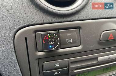 Хэтчбек Ford Fusion 2011 в 