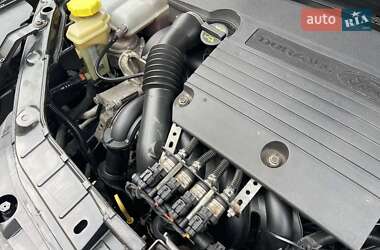 Хэтчбек Ford Fusion 2011 в 