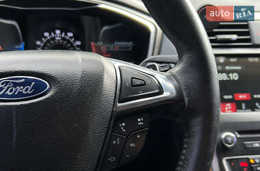 Седан Ford Fusion 2018 в 