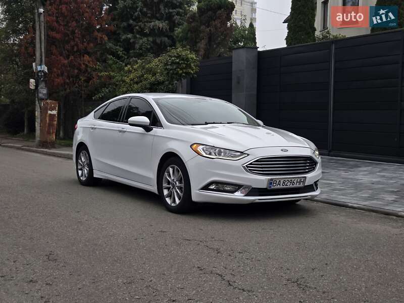 Седан Ford Fusion 2017 в 