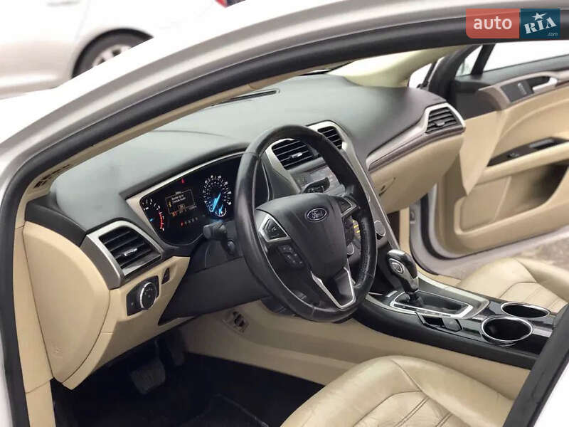 Седан Ford Fusion 2013 в Одесі