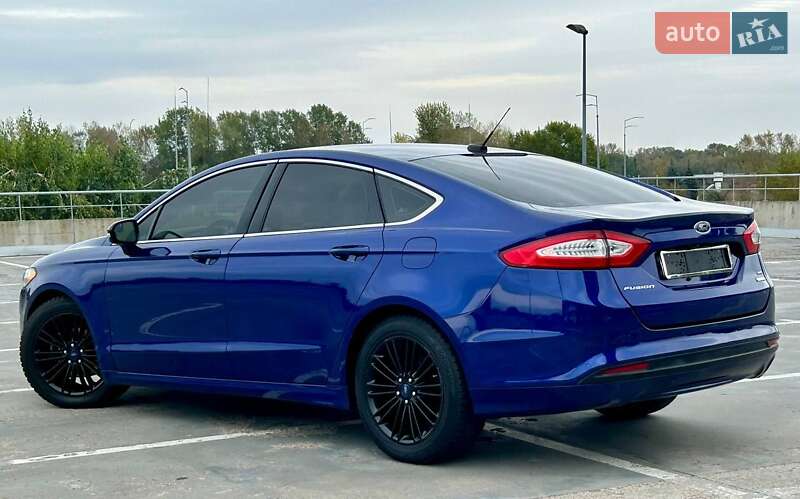 Седан Ford Fusion 2016 в Києві