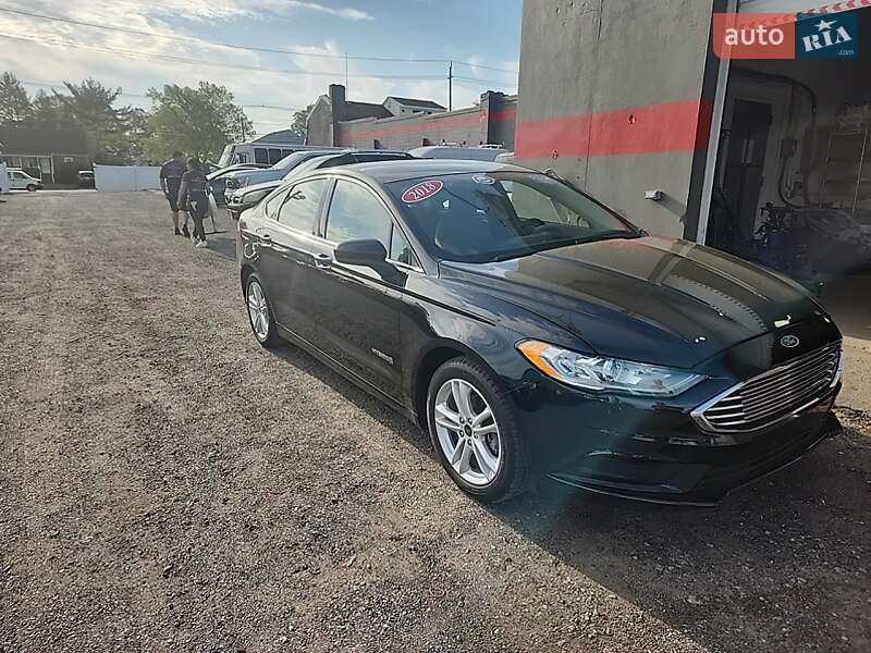 Седан Ford Fusion 2018 в Тернополі
