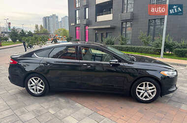 Седан Ford Fusion 2013 в 