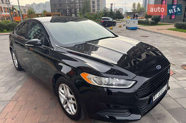 Седан Ford Fusion 2013 в 