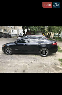 Седан Ford Fusion 2017 в 