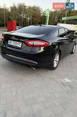 Седан Ford Fusion 2014 в 