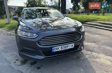 Седан Ford Fusion 2014 в 
