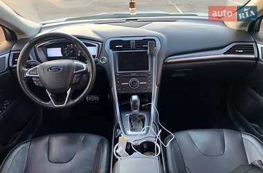 Седан Ford Fusion 2015 в  фото 8 Седан Ford Fusion 2015 в