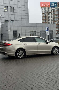 Седан Ford Fusion 2017 в 