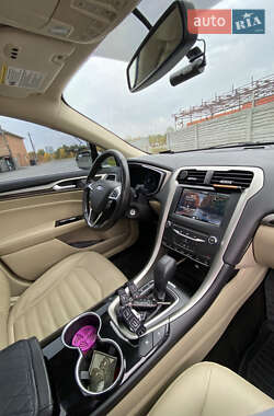 Седан Ford Fusion 2014 в 
