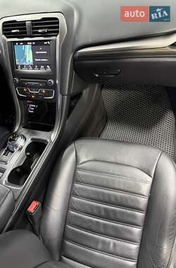 Седан Ford Fusion 2017 в 