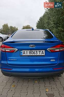 Седан Ford Fusion 2018 в 
