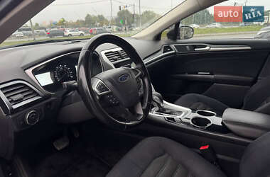 Седан Ford Fusion 2013 в 