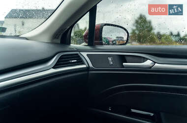 Седан Ford Fusion 2014 в 