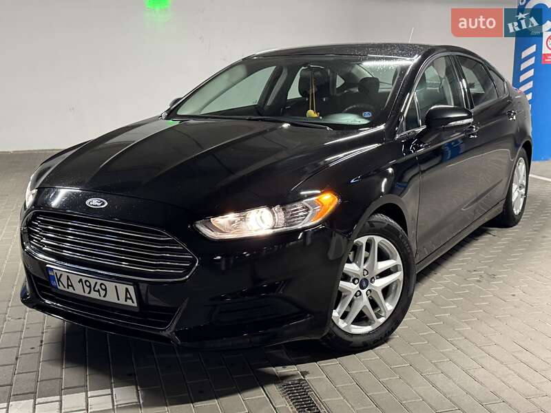Седан Ford Fusion 2016 в 