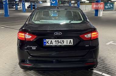 Седан Ford Fusion 2016 в 