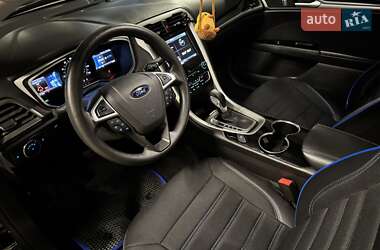 Седан Ford Fusion 2016 в 