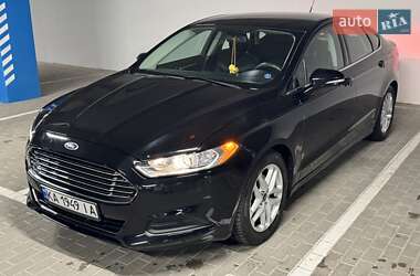Седан Ford Fusion 2016 в 