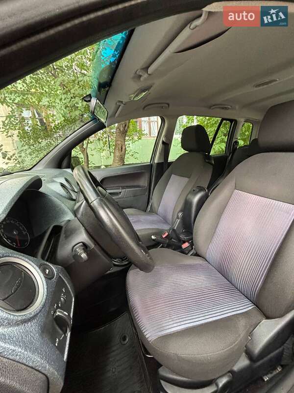 Хэтчбек Ford Fusion 2008 в Львове