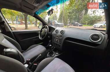 Хэтчбек Ford Fusion 2008 в 