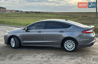 Седан Ford Fusion 2013 в 