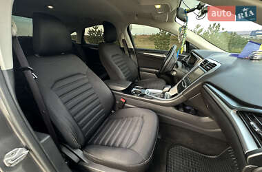 Седан Ford Fusion 2013 в 