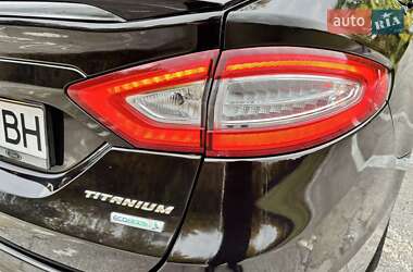 Седан Ford Fusion 2015 в 
