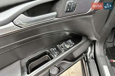 Седан Ford Fusion 2015 в 