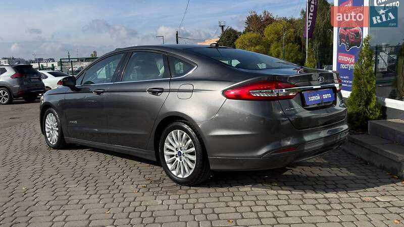 Седан Ford Fusion 2016 в Львові