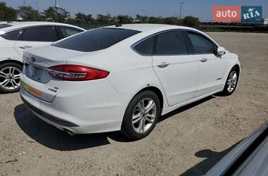 Седан Ford Fusion 2018 в 