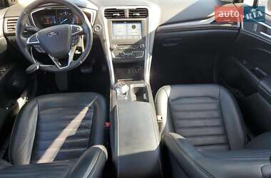 Седан Ford Fusion 2018 в 