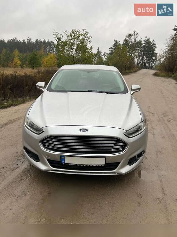 Седан Ford Fusion 2015 в Ирпене