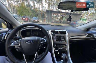 Седан Ford Fusion 2015 в 