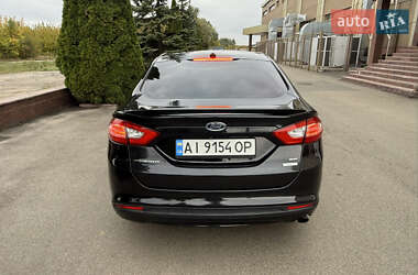 Седан Ford Fusion 2015 в 