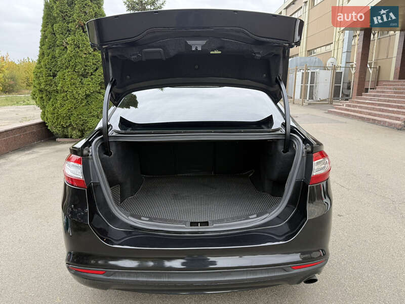 Седан Ford Fusion 2015 в Киеве