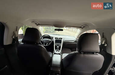 Седан Ford Fusion 2015 в 