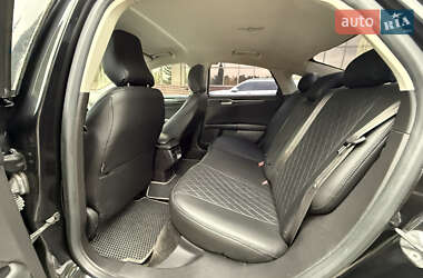 Седан Ford Fusion 2015 в 