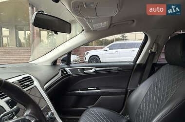 Седан Ford Fusion 2015 в 