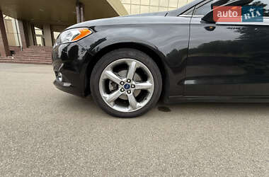 Седан Ford Fusion 2015 в 