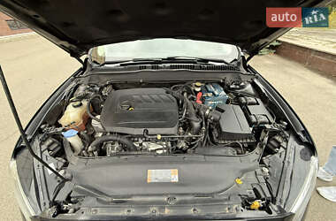 Седан Ford Fusion 2015 в 