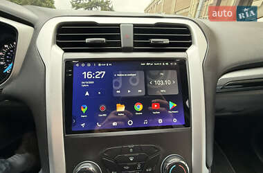 Седан Ford Fusion 2015 в 