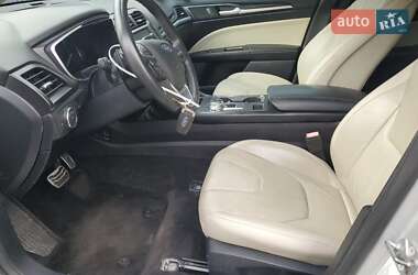 Седан Ford Fusion 2018 в 
